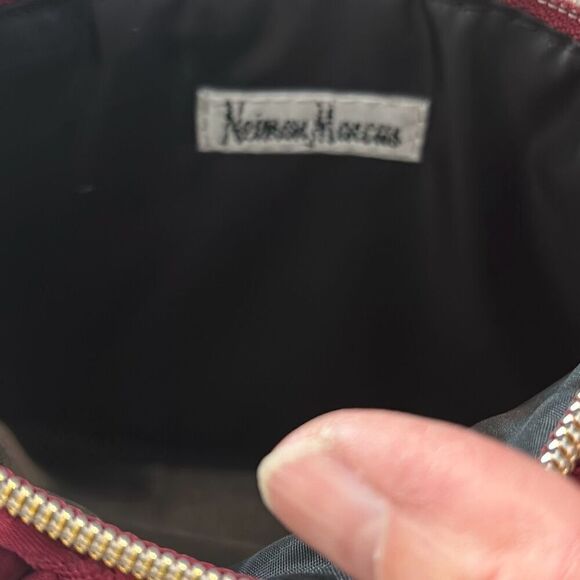 NIEMAN MARCUS Rosette Wristlet - Picture 4 of 4